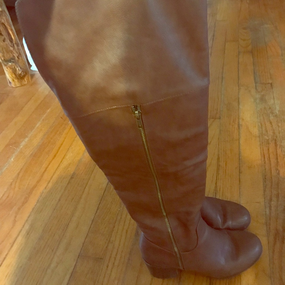 Brown zip up boots
